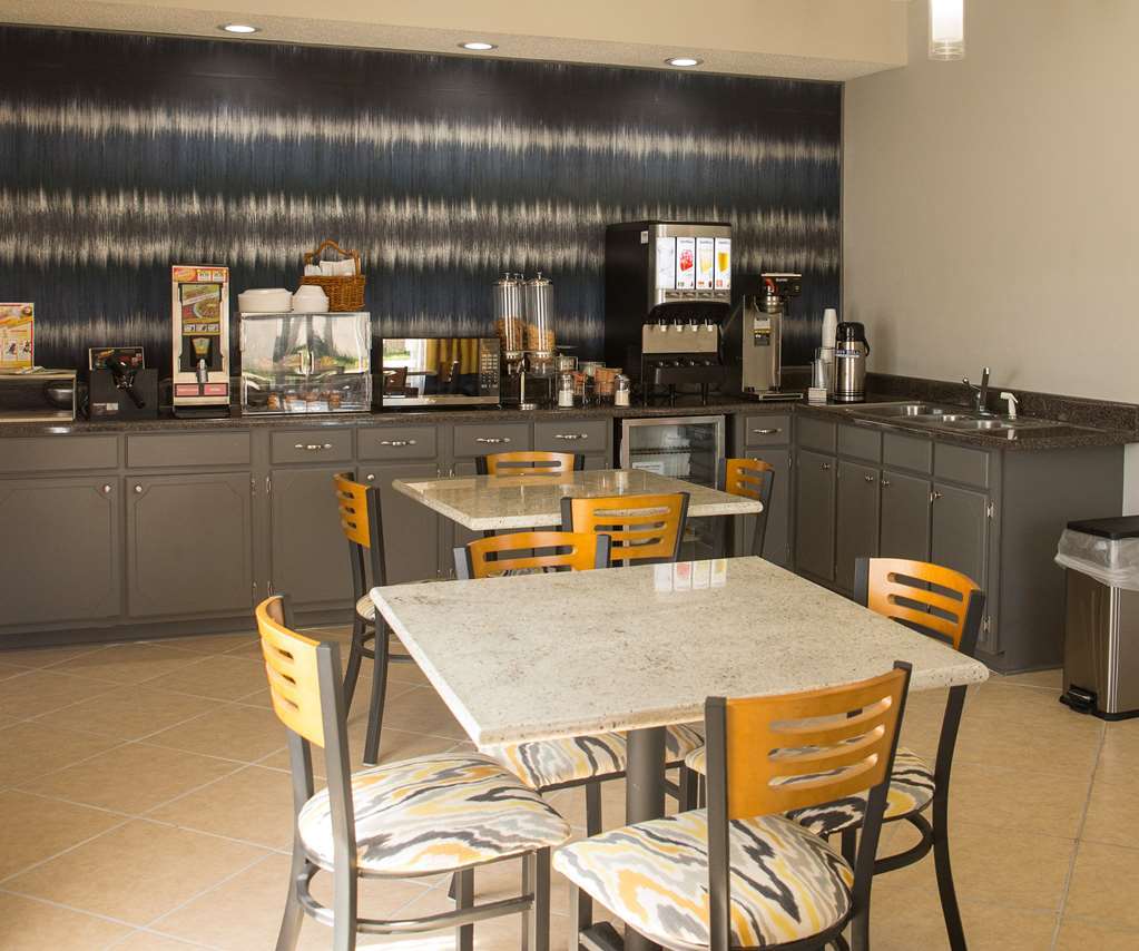 Americas Best Value Inn - Monroeville Restoran gambar